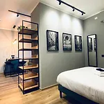 M4 Black Monolocale Moderno E Funzionale Scandicci
