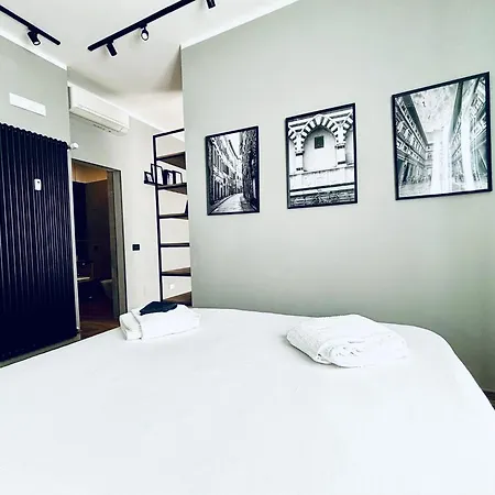 M4 Black Monolocale Moderno E Funzionale Apartment