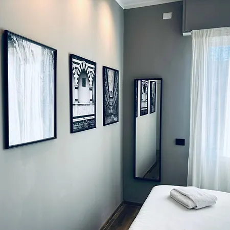 M4 Black Monolocale Moderno E Funzionale